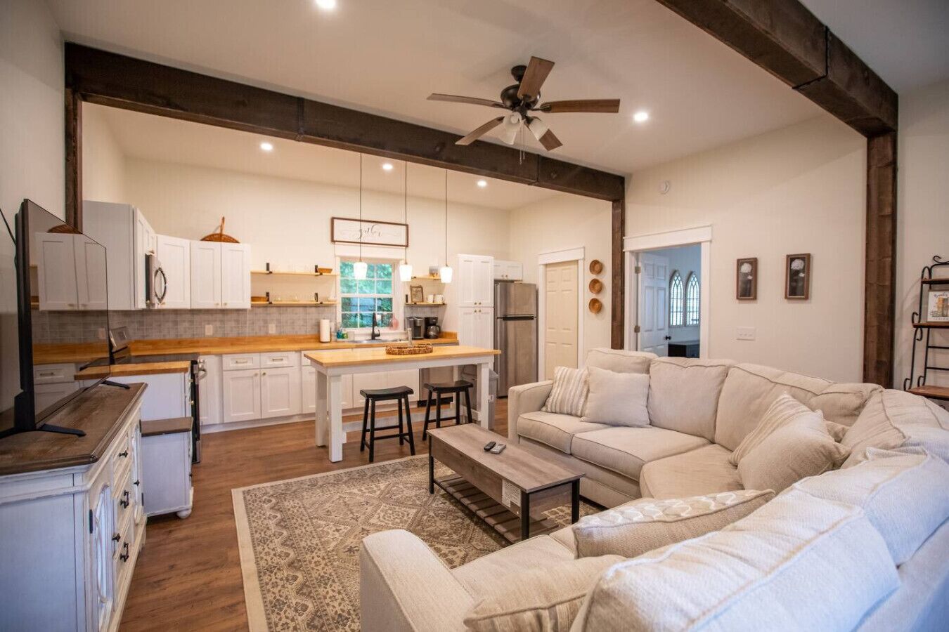 Télévision, table de tennis de table