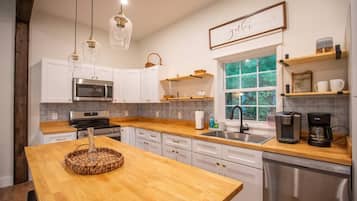 Refrigerador, horno, parrilla de estufa y lavavajillas