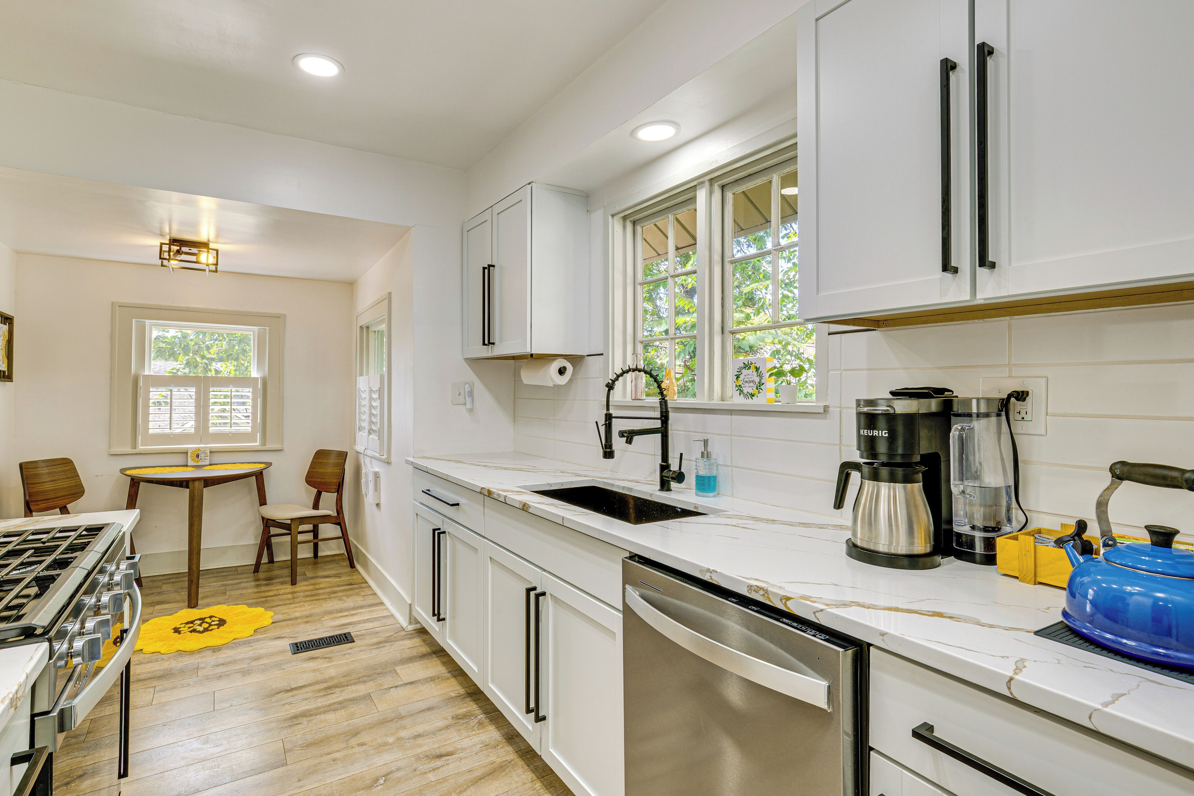 冰箱、微波炉、炉灶、洗碗机