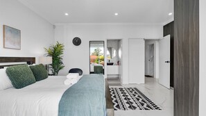 5 habitaciones, escritorio, wifi gratis y ropa de cama 