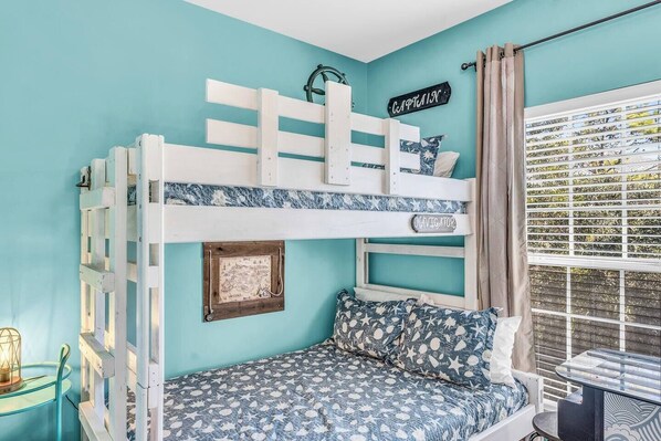 3 bedrooms, iron/ironing board, Internet, bed sheets