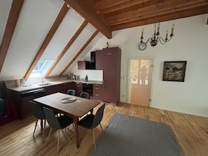 Dining - Exclusively renovated, very private but central apartment with large terrace (Sankt Wolfgang im Salzkammergut)