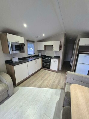 مستلزمات طهي/أطباق/أوعية