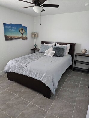 4 bedrooms, iron/ironing board, WiFi, bed sheets