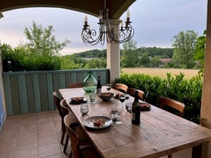 Outdoor dining - Detached house with pool in Dordogne/Lot located between Sarlat and Rocamadour (Loupiac)