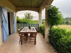 Outdoor dining - Detached house with pool in Dordogne/Lot located between Sarlat and Rocamadour (Loupiac)