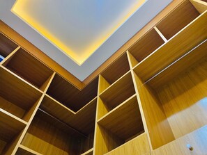 Luxury Suite, Balcony | Wardrobe