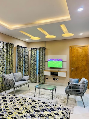 Luxury Suite, Balcony | Free WiFi