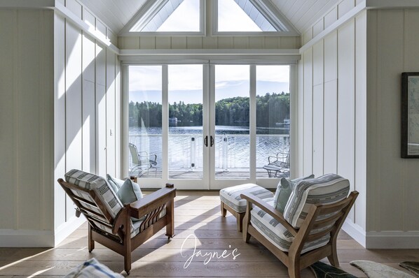 المنشأة من الداخل