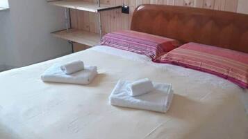 1 多间卧室、熨斗/熨衣板、免费 WiFi、床单