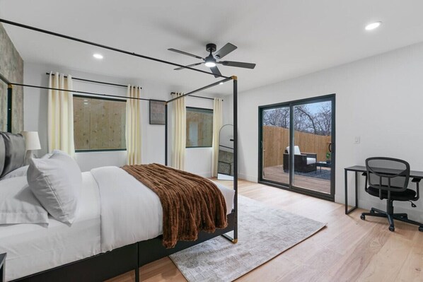 4 bedrooms, desk, iron/ironing board, WiFi