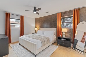 4 bedrooms, desk, iron/ironing board, WiFi