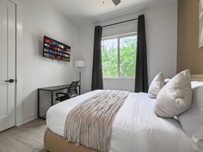 3 Schlafzimmer, Schreibtisch, BĂŒgeleisen/BĂŒgelbrett, WLAN