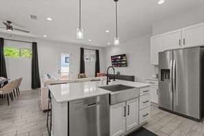 Interior - Stylish Austin Stay - Spacious Design - Lux Home (Austin)