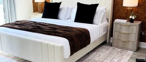 3 bedrooms, desk, iron/ironing board, WiFi