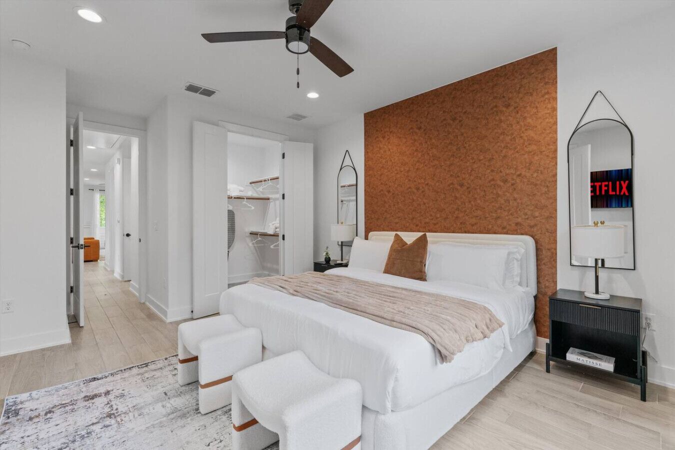 5 bedrooms, desk, iron/ironing board, WiFi
