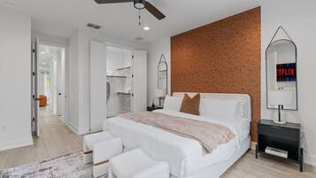 5 bedrooms, desk, iron/ironing board, WiFi