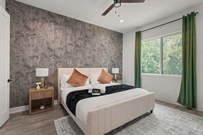 10 habitaciones, escritorio, tabla de planchar con plancha y wifi