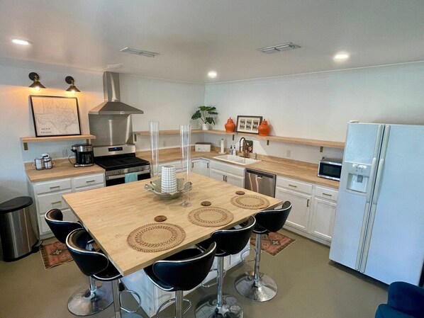 Microwave, oven, stovetop, dishwasher