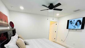 4 多间卧室、熨斗/熨衣板、WiFi、床单