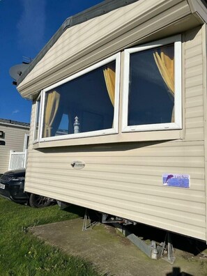 تفاصيل الفندق من الخارج