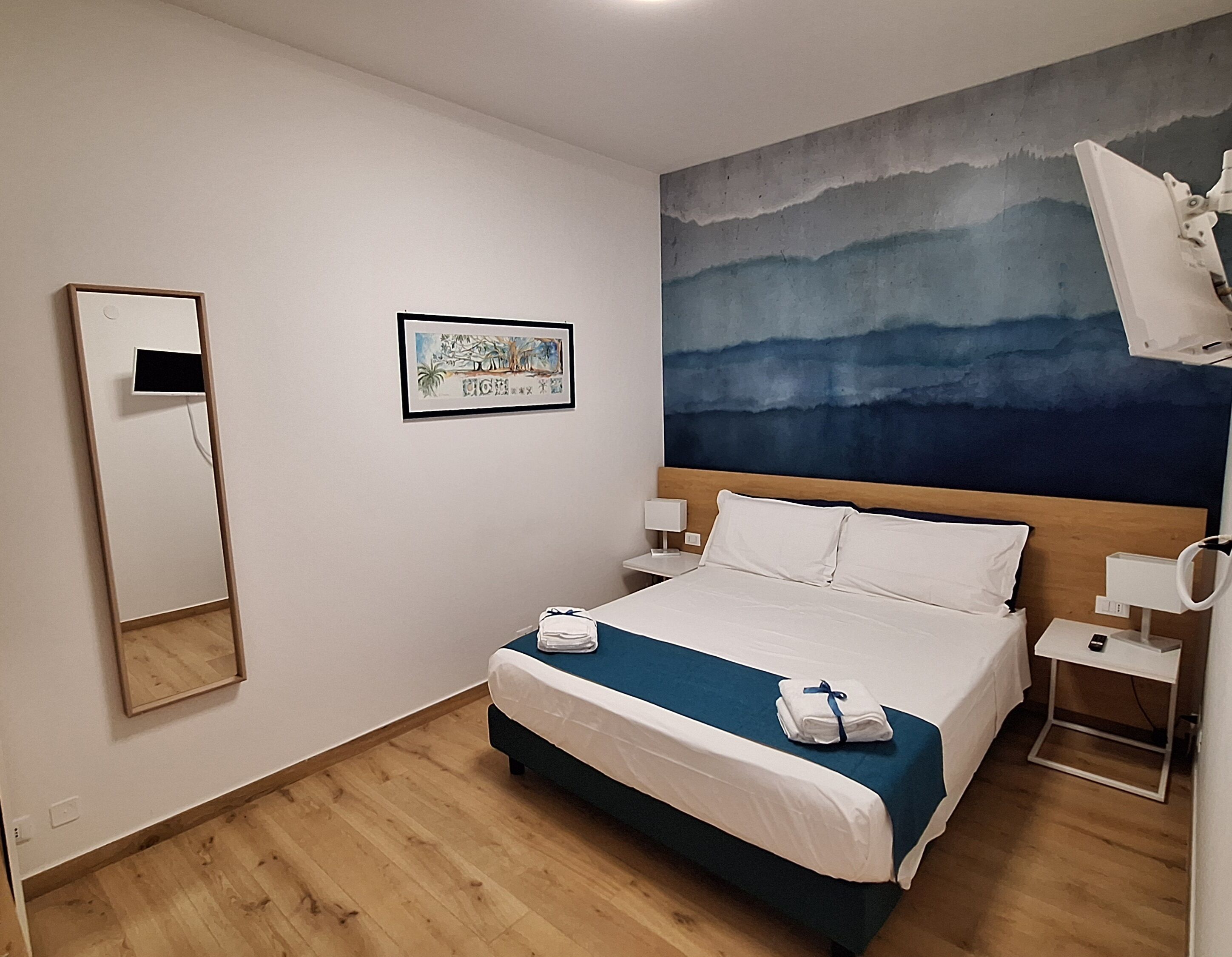 1 bedroom, in-room safe, iron/ironing board, free WiFi