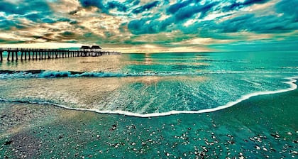 WORLD TENNIS CLUB & SPA. RESORT STYLE LIVING - EAT, DRINK AND BE MERRY