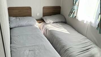 3 habitaciones, decoración personalizada y muebles diferentes