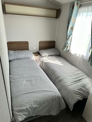 3 habitaciones, decoración personalizada y muebles diferentes