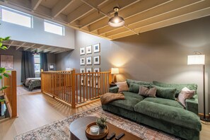 Living area - 5 mins to Downtown I King I Loft I Keyless Entry (Fargo)