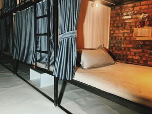 Soundproofing, iron/ironing board, free WiFi - Venn Hostel (Vientiane)
