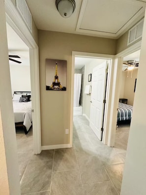 3 bedrooms, iron/ironing board, WiFi, bed sheets - La Bajia -3 BR home Minutes away from WEC, OBS, FAST & HITS. Located on W Hwy 40 (Ocala)