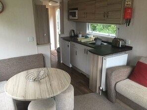 Kochgeschirr/Geschirr/Besteck