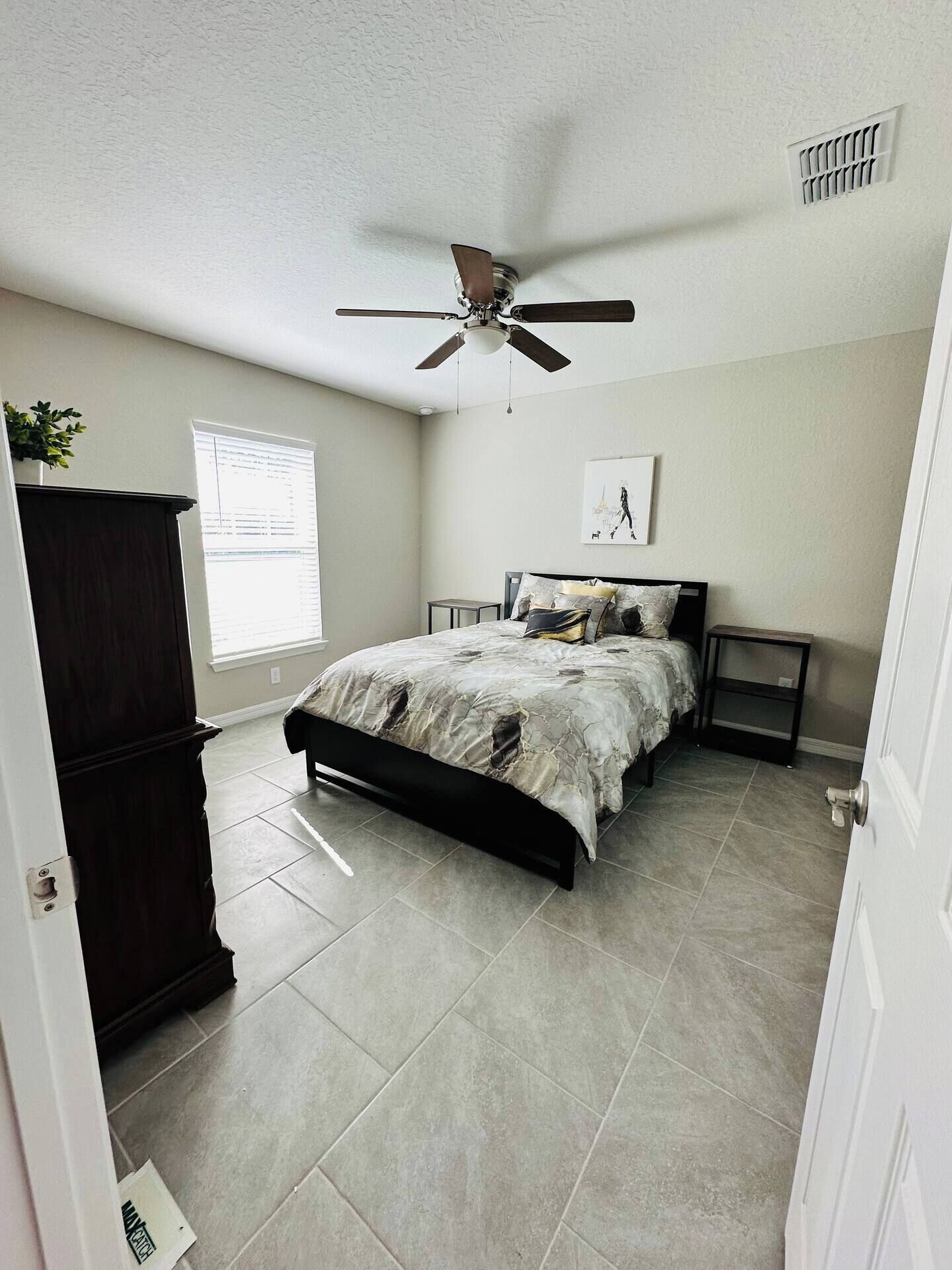 The Sable- 3 Br Minutes Away From Wec, Obs, Fast & Hits. Located On W Hwy 40! - Ocala, FL