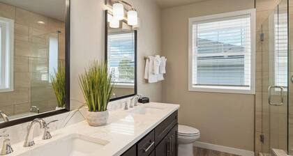 The Nook - Art-Filled 3BR Tacoma • NearWright Park + Free Parking