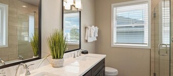 The Nook - Art-Filled 3BR Tacoma • NearWright Park + Free Parking