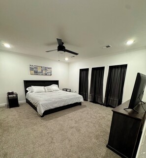 4 bedrooms, free WiFi, bed sheets