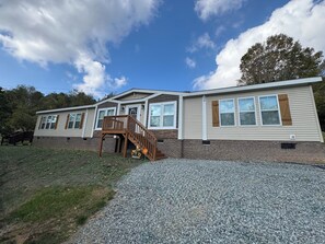 المنشأة من الخارج