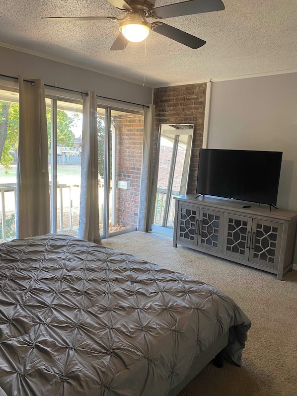 2 bedrooms, free WiFi, bed sheets - Relax in 2Br Condo in Fort Smith #28 (Fort Smith)