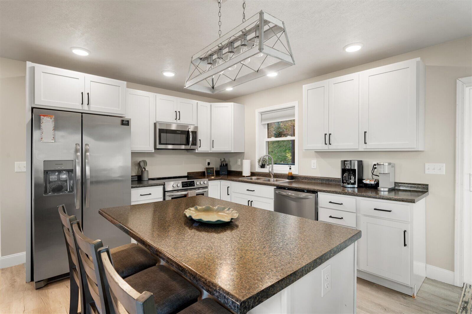 ميكروويف، فرن، موقد طهي مسطح، غسالة أطباق