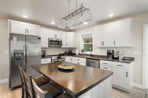 ميكروويف، فرن، موقد طهي مسطح، غسالة أطباق