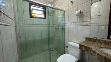 Family Room | Bathroom