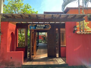 Fachada de la propiedad