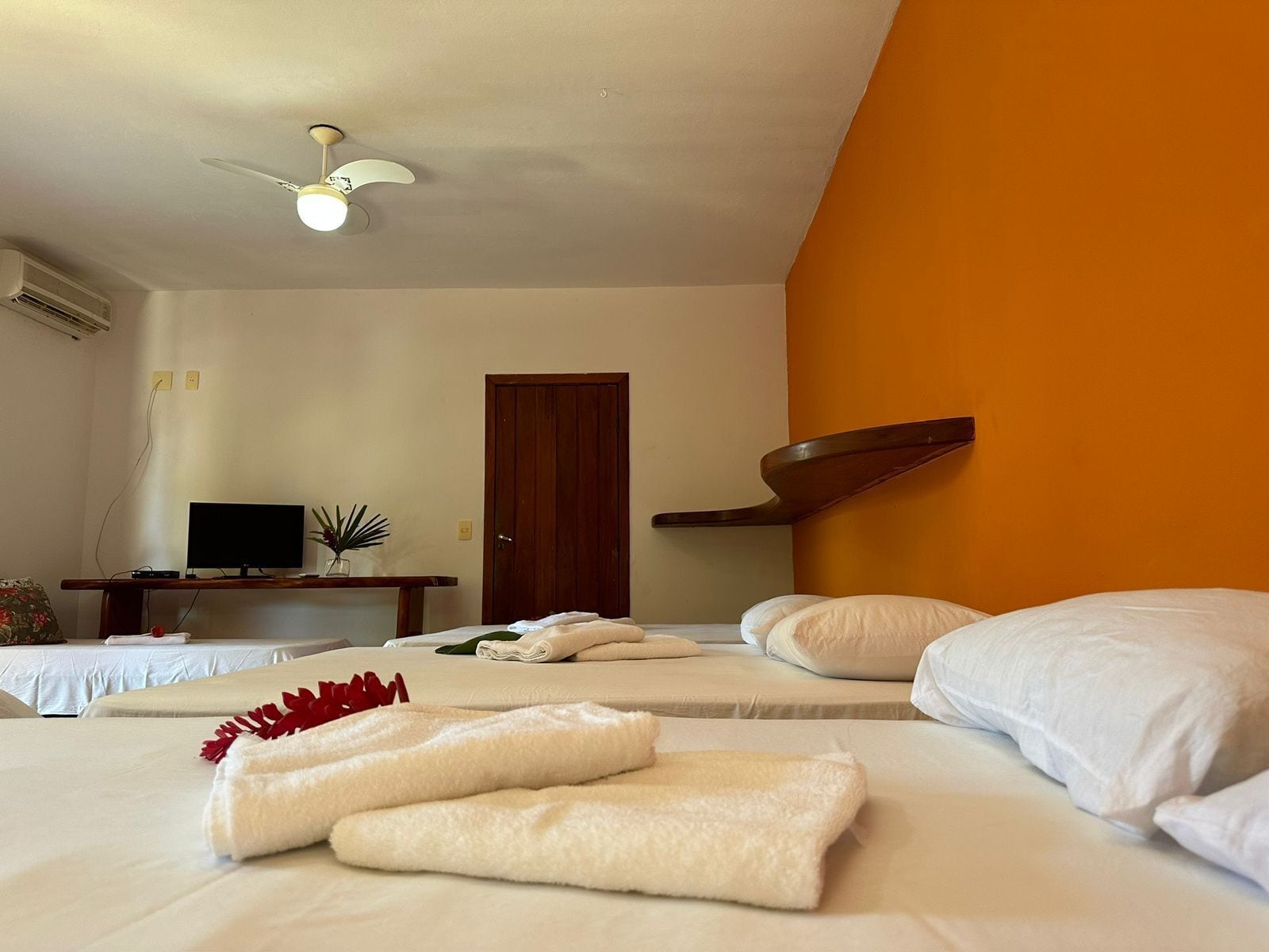 Habitación familiar | Tabla de planchar con plancha y wifi gratis 