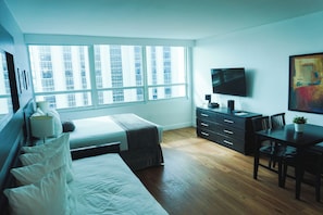 1 bedroom, iron/ironing board, WiFi, bed sheets - Shine Suites Studio 1106 (Miami Beach)