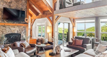 Fully Loaded 8BR in Wintergreen! Sleeps 23