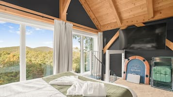 8 slaapkamers, een strijkplank/strijkijzer, reisbedje, gratis wifi