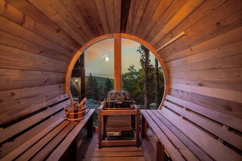 Fully Loaded 8BR in Wintergreen! Sleeps 23