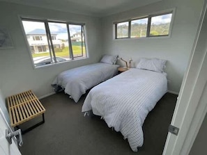 3 bedrooms, free WiFi, bed sheets