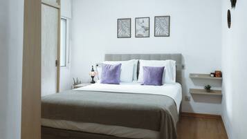 2 dormitoris, planxa i posts de planxar, wifi i roba de llit